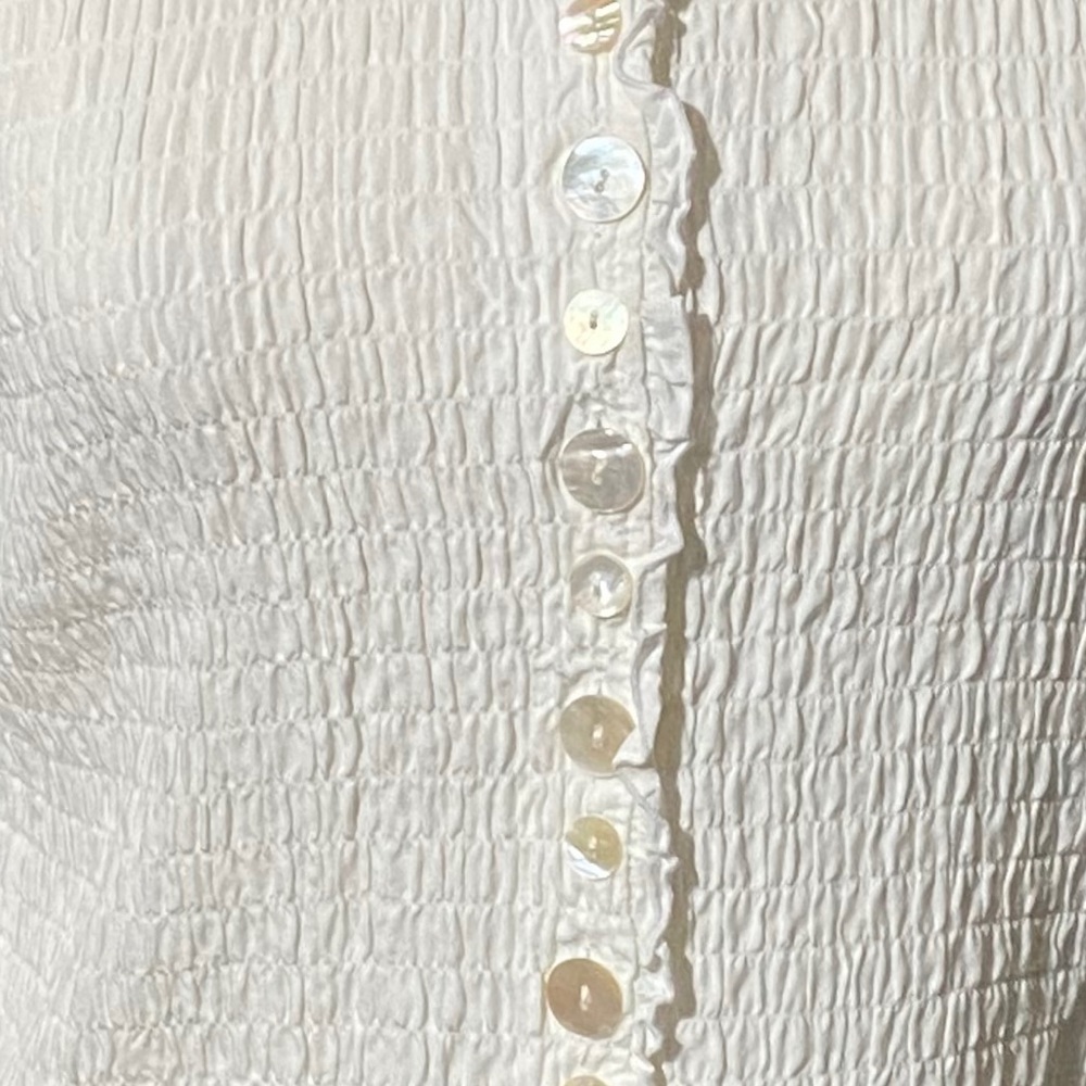 Nomadic Traders Beautiful Textured Ruffled Button Up White Top - Picture 3 of 7